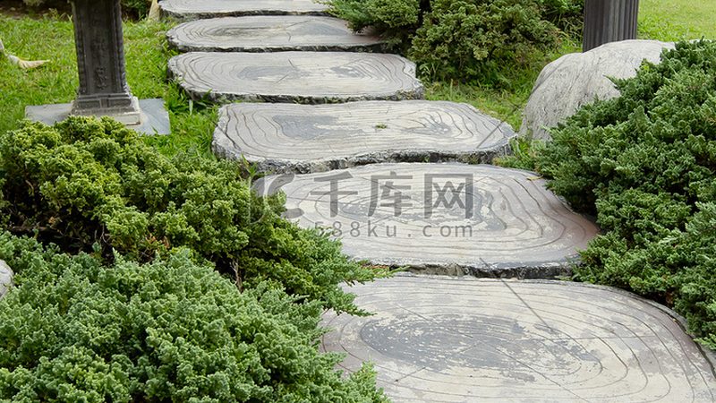 别墅垂直绿化墙定制：如何打造生态美学空间